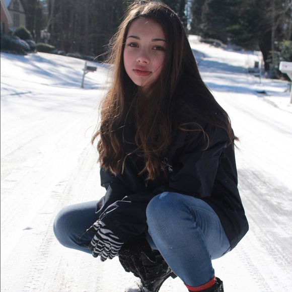 Meet your Posher, Alliah - Picture 1 of 1